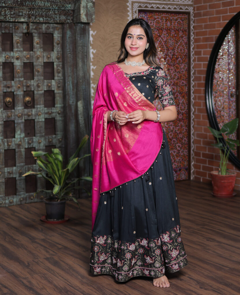 Elegant Handwork Chaniyacholi Set in Pure Munga Silk