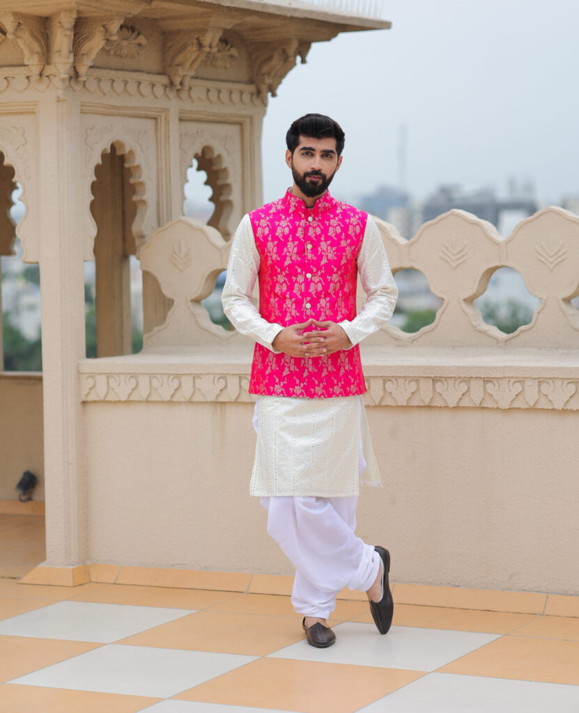 Off-White Kurta Set with Pink Coti