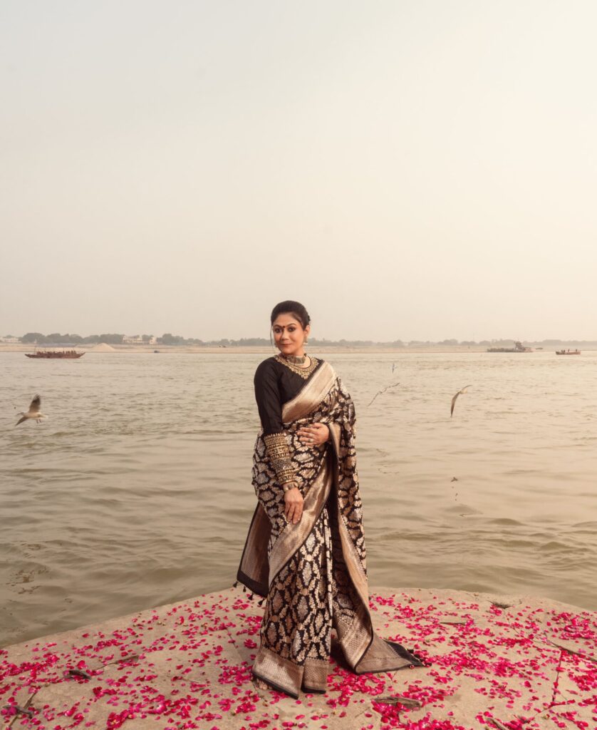 BLACK & ANTIQUE GOLD BANARASI KATAN SILK SAREE